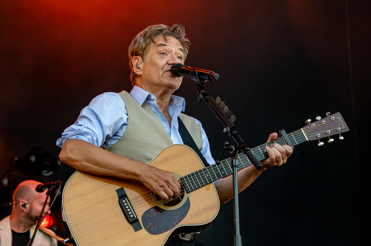 Bart Peeters & De Ideale Mannen @ Bastion Festival, picture 8, photographed by Anoek Houben - FrontView Magazine