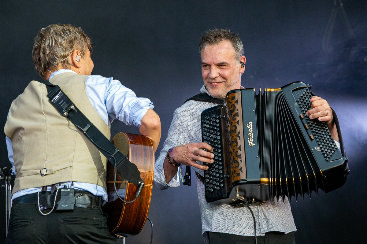 Bart Peeters & De Ideale Mannen @ Bastion Festival, picture 15, photographed by Anoek Houben - FrontView Magazine