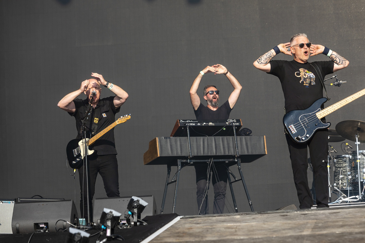 De Mens @ Lokerse Feesten, picture 1, photographed by Edwin Houdevelt - FrontView Magazine
