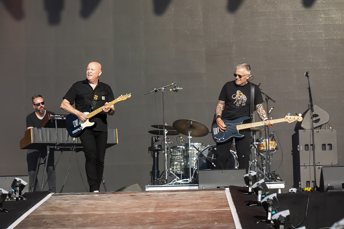De Mens @ Lokerse Feesten, picture 13, photographed by Edwin Houdevelt - FrontView Magazine