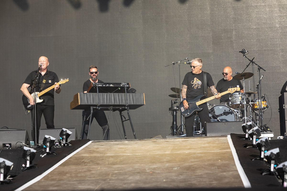 De Mens @ Lokerse Feesten, picture 18, photographed by Edwin Houdevelt - FrontView Magazine
