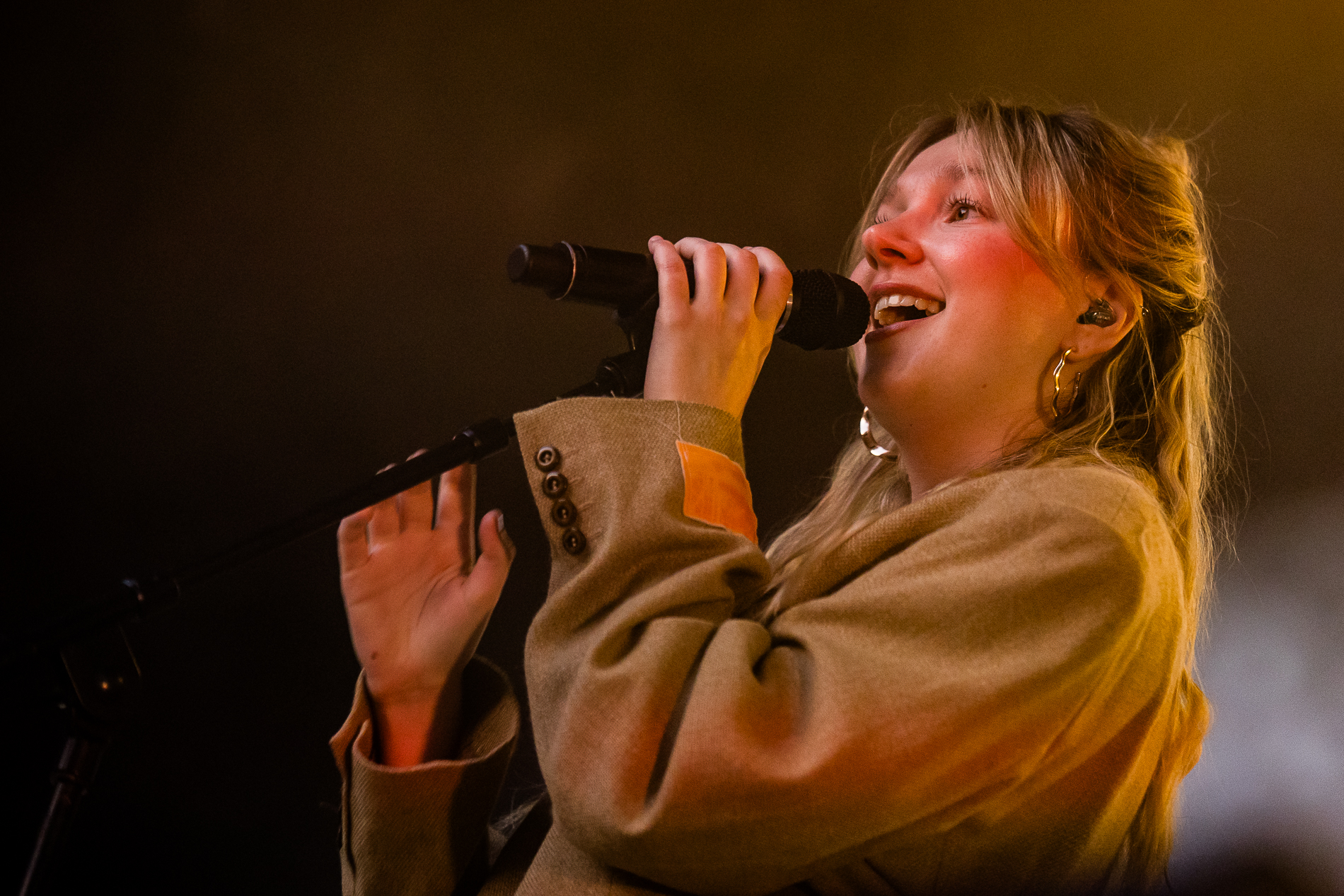Judith @ Beleuvenissen, picture 17, photographed by Jürgen Bruynooghe - FrontView Magazine