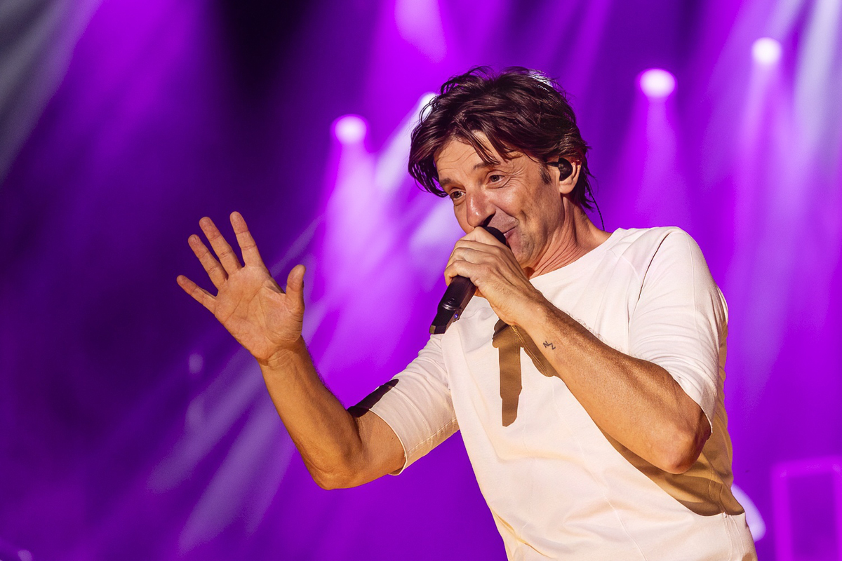 Clouseau @ Lokerse Feesten, picture 18, photographed by Edwin Houdevelt - FrontView Magazine