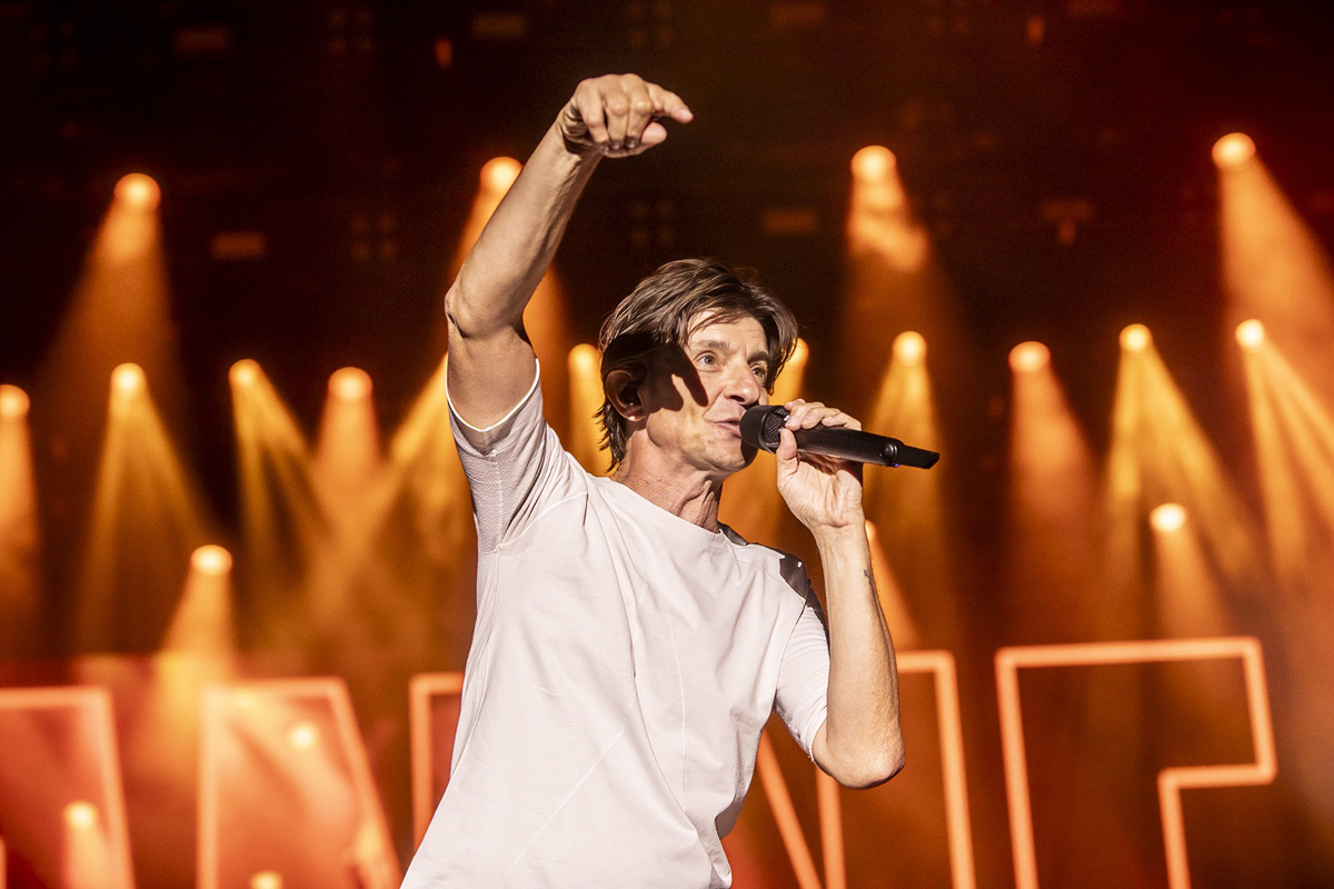 Clouseau @ Lokerse Feesten, picture 22, photographed by Edwin Houdevelt - FrontView Magazine