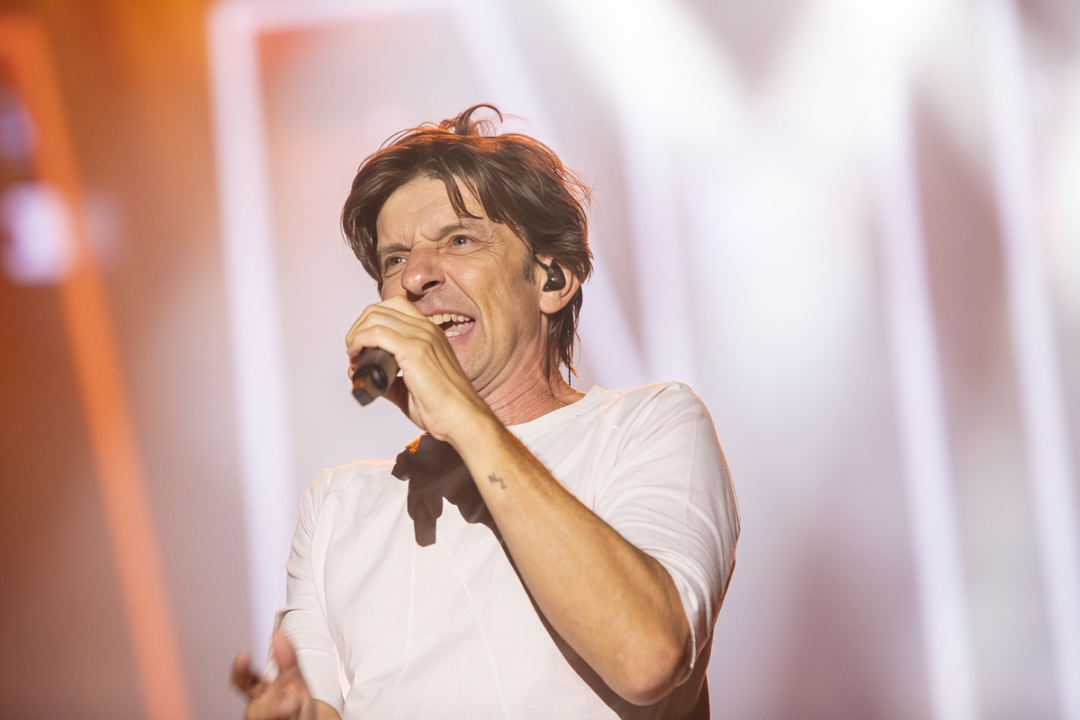 Clouseau @ Lokerse Feesten, picture 23, photographed by Edwin Houdevelt - FrontView Magazine