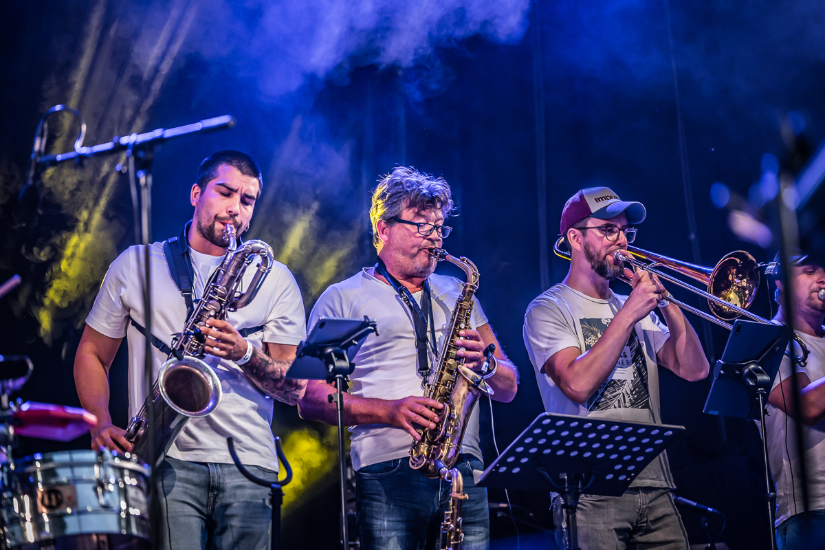 Con Mucho Gusto @ Fonnefeesten 2025, foto 10, foto's door Danny Wagemans - FrontView Magazine