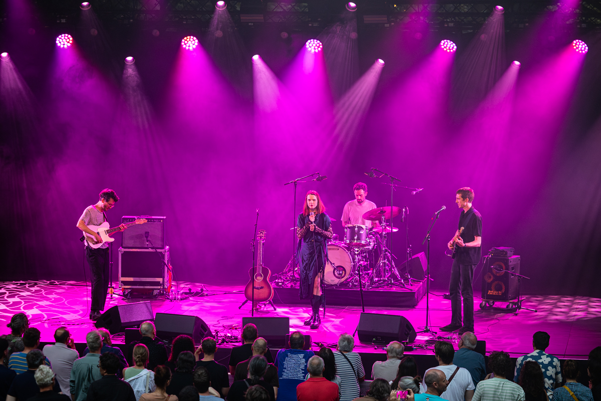 Cassandra Jenkins @ OLT, picture 17, photographed by Bruno Holvoet - FrontView Magazine