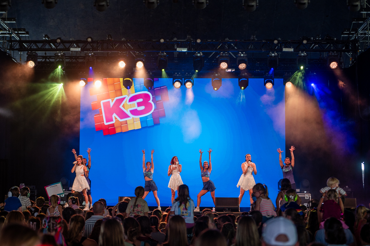 K3 @ Rijvers Festival 2025, picture 25, photographed by Dimitri Vanlommel - FrontView Magazine