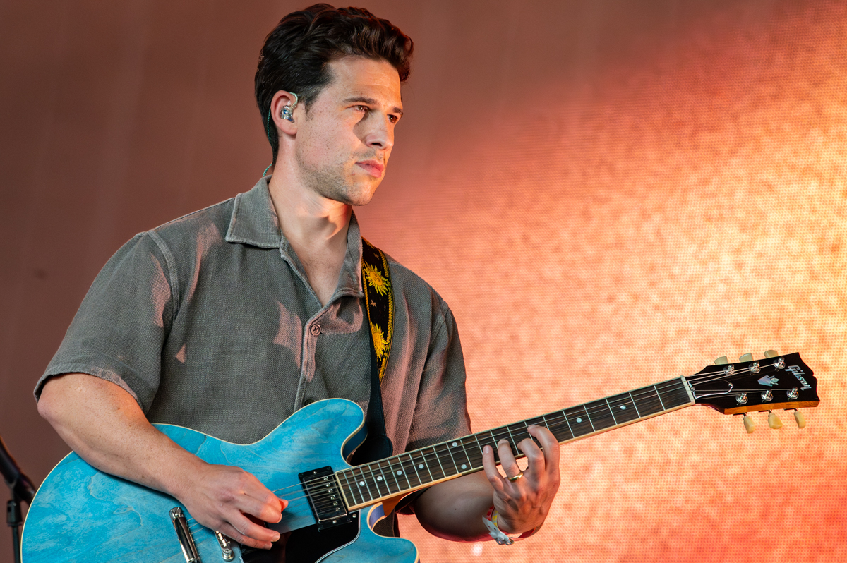 London Grammar @ Lowlands, picture 11, photographed by Anoek Houben - FrontView Magazine