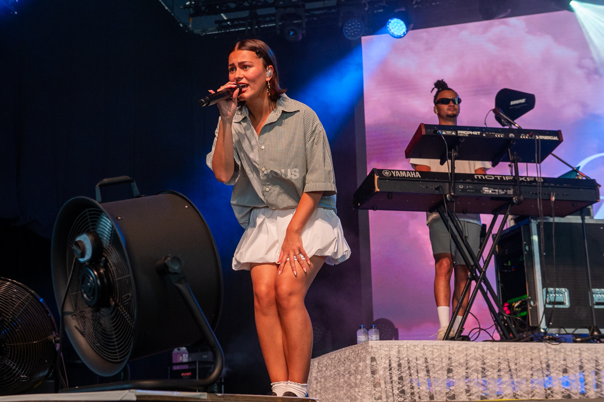 Luna @ Rijvers Festival 2025, picture 15, photographed by Dimitri Vanlommel - FrontView Magazine