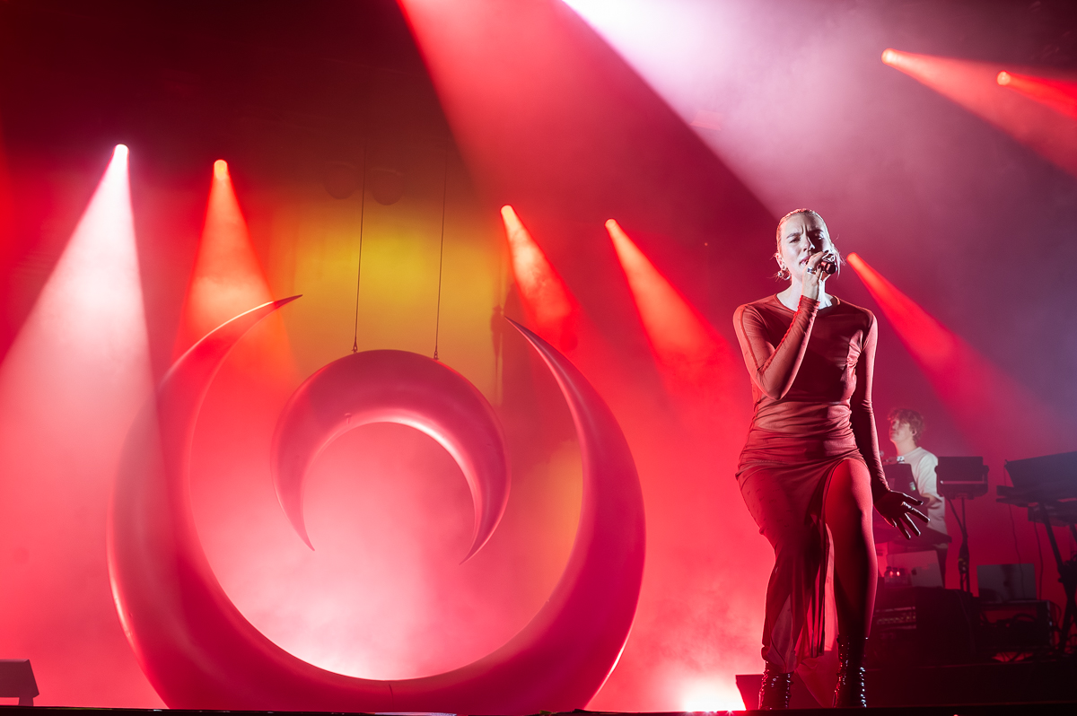 Maan @ Rijvers Festival 2025, picture 8, photographed by Dimitri Vanlommel - FrontView Magazine