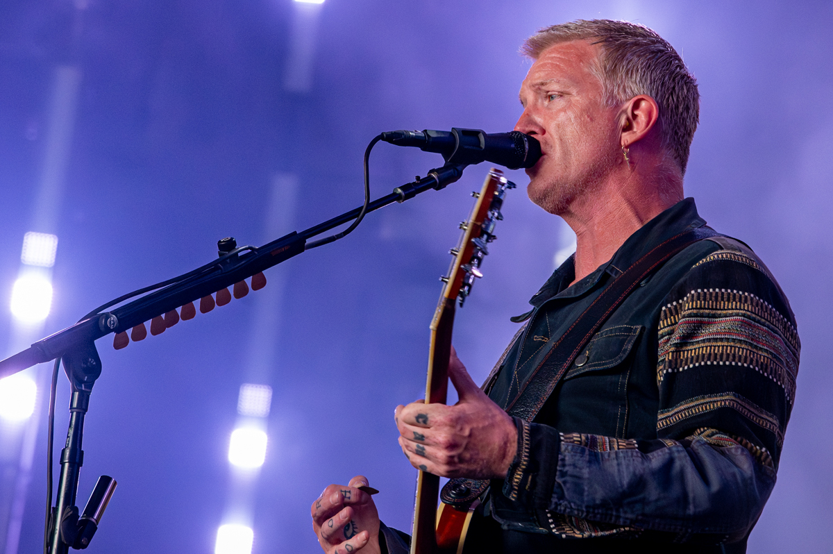 Queens Of The Stone Age @ Lowlands, picture 6, photographed by Anoek Houben - FrontView Magazine
