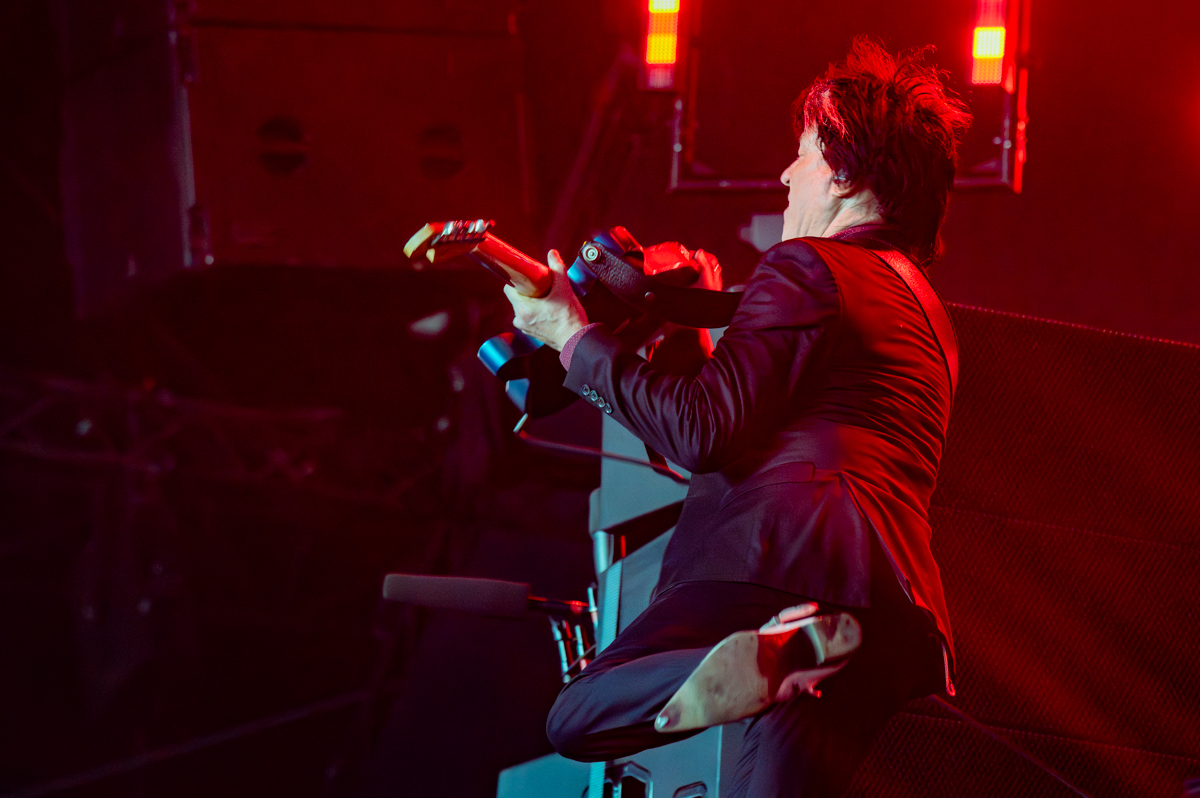 Queens Of The Stone Age @ Lowlands, picture 7, photographed by Anoek Houben - FrontView Magazine
