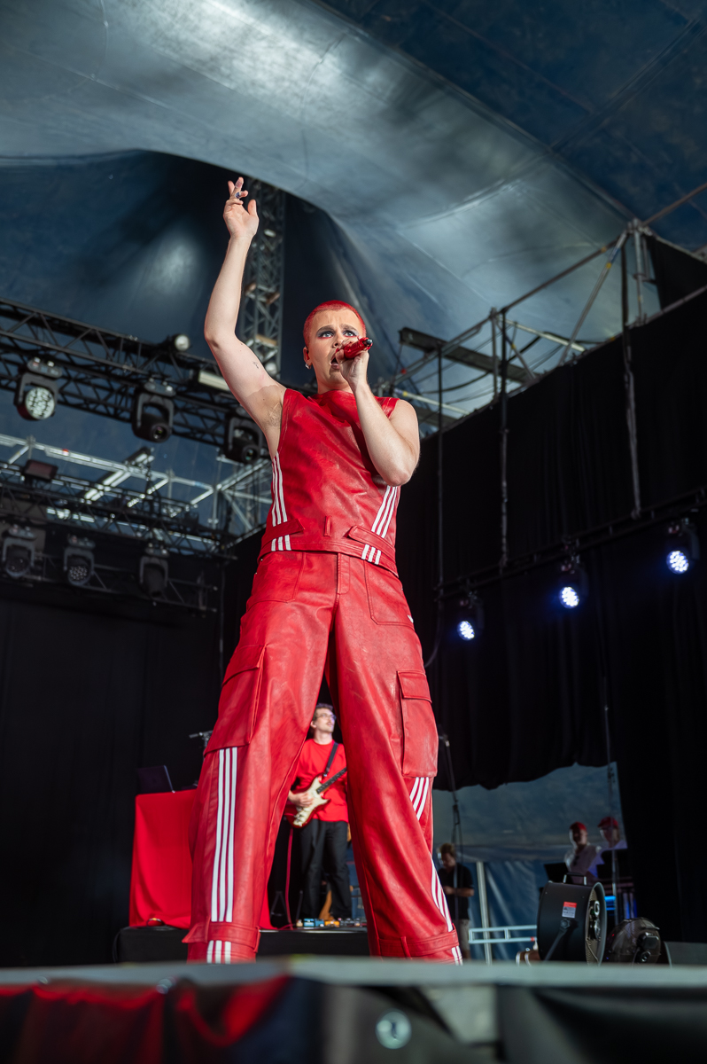 Red Sebastian @ Rijvers Festival 2025, picture 6, photographed by Dimitri Vanlommel - FrontView Magazine
