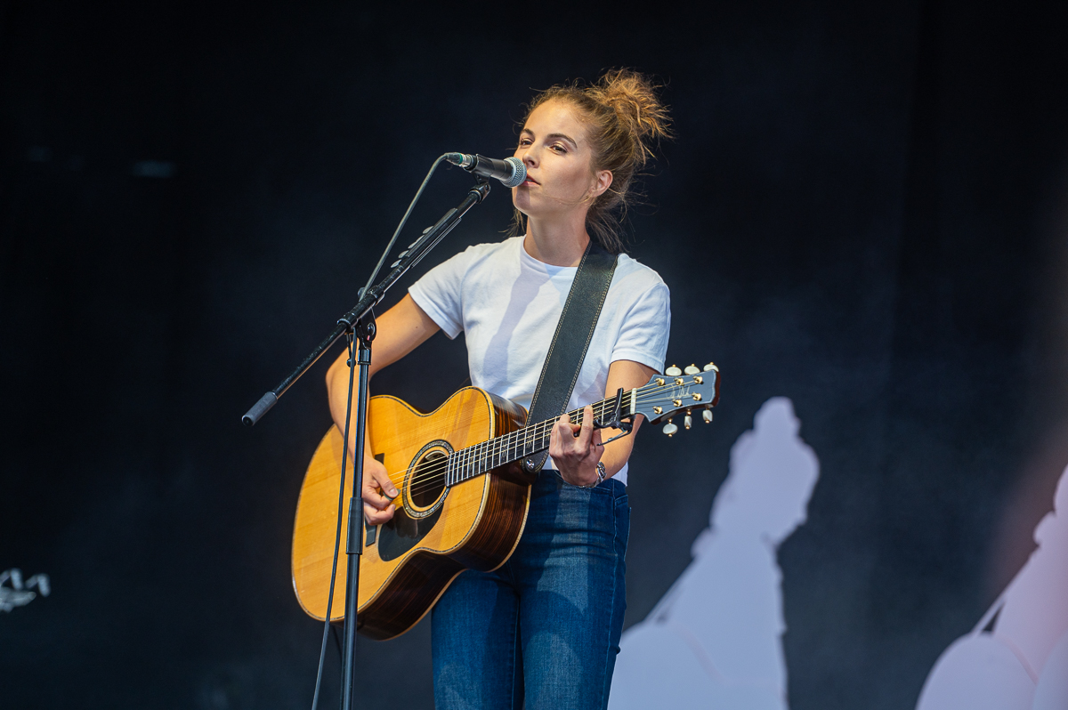 Emmy d'Arc @ Rijvers Festival 2025, picture 1, photographed by Dimitri Vanlommel - FrontView Magazine