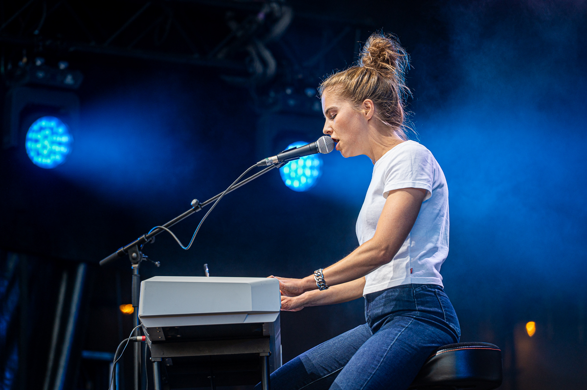 Emmy d'Arc @ Rijvers Festival 2025, picture 6, photographed by Dimitri Vanlommel - FrontView Magazine