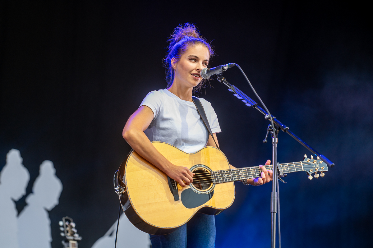 Emmy d'Arc @ Rijvers Festival 2025, picture 14, photographed by Dimitri Vanlommel - FrontView Magazine