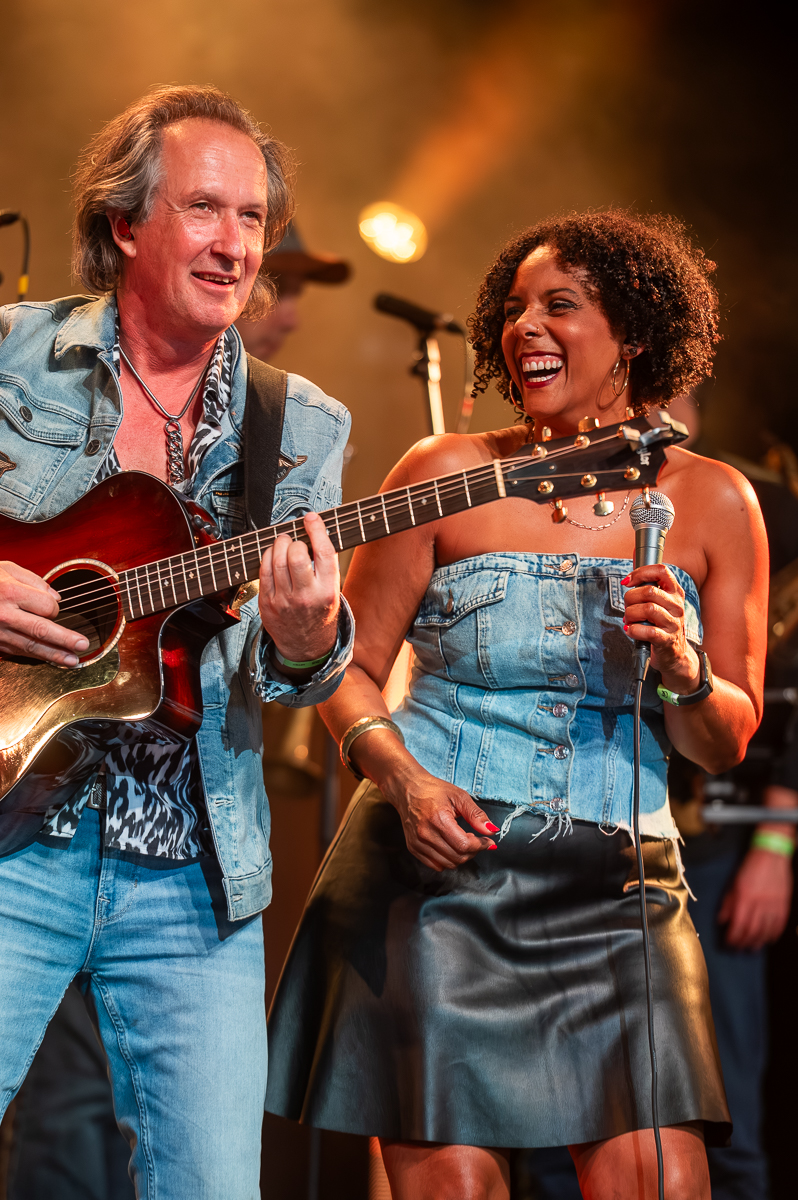 Mama's Jasje @ Rijvers Festival 2025, picture 6, photographed by Dimitri Vanlommel - FrontView Magazine