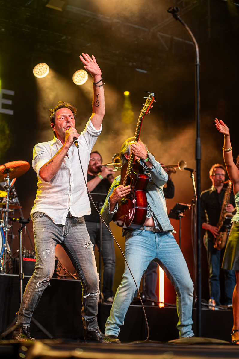 Mama's Jasje @ Rijvers Festival 2025, picture 9, photographed by Dimitri Vanlommel - FrontView Magazine