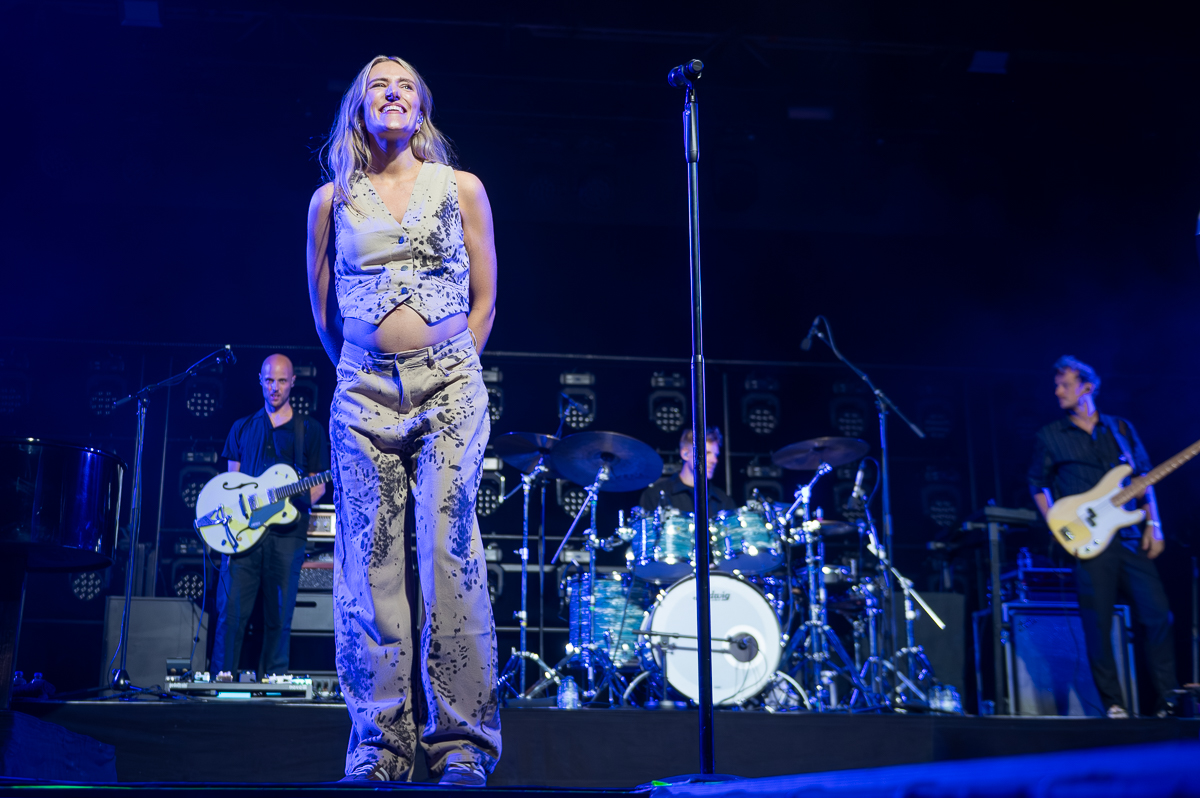 Suzan & Freek @ Rijvers Festival 2025, picture 2, photographed by Dimitri Vanlommel - FrontView Magazine