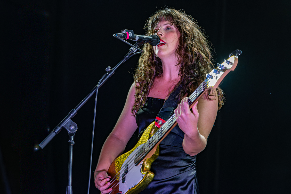 Sylvie Kreusch @ Lowlands, picture 2, photographed by Anoek Houben - FrontView Magazine