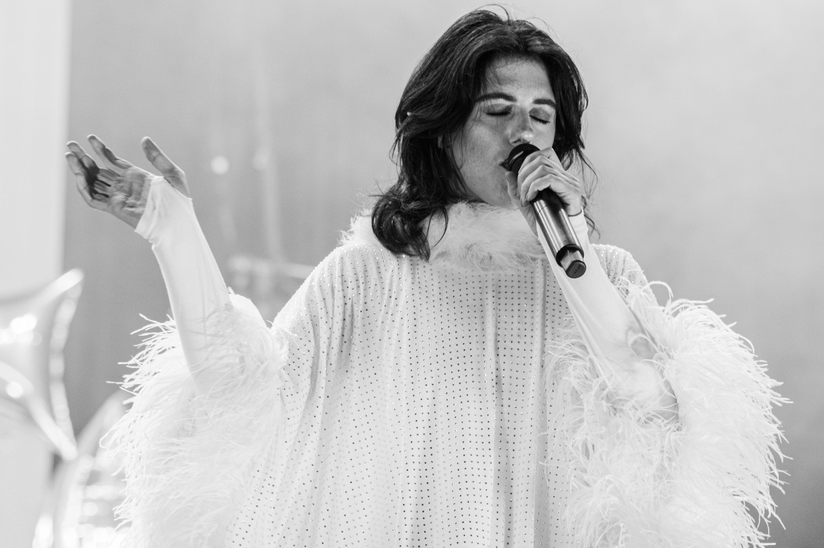 Sylvie Kreusch @ Lowlands, picture 14, photographed by Anoek Houben - FrontView Magazine