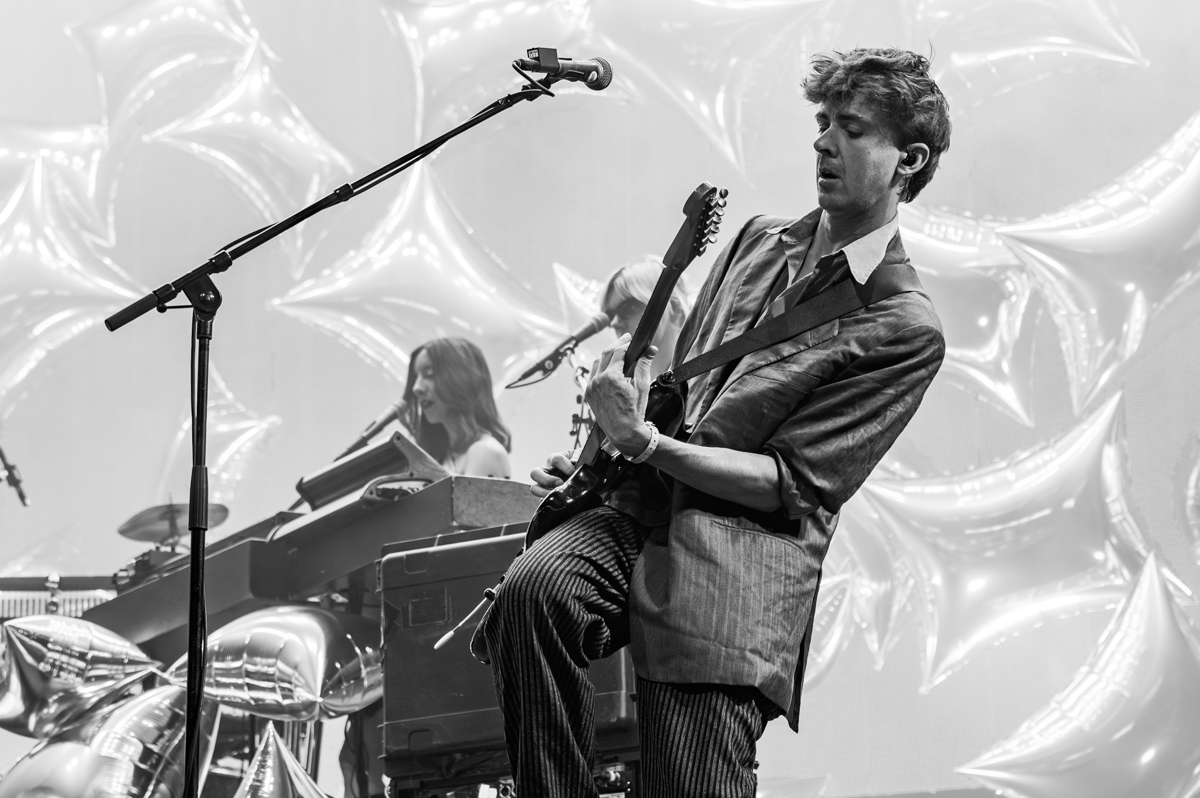 Sylvie Kreusch @ Lowlands, picture 17, photographed by Anoek Houben - FrontView Magazine