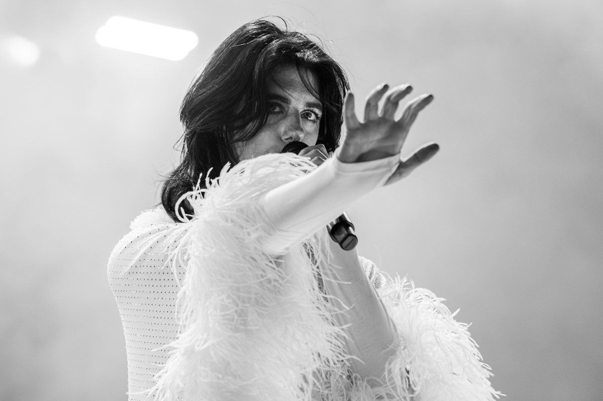 Sylvie Kreusch @ Lowlands, picture 18, photographed by Anoek Houben - FrontView Magazine
