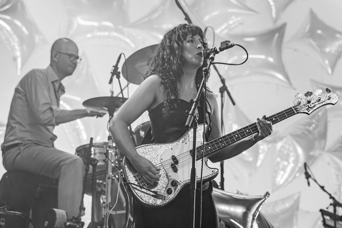 Sylvie Kreusch @ Lowlands, picture 19, photographed by Anoek Houben - FrontView Magazine