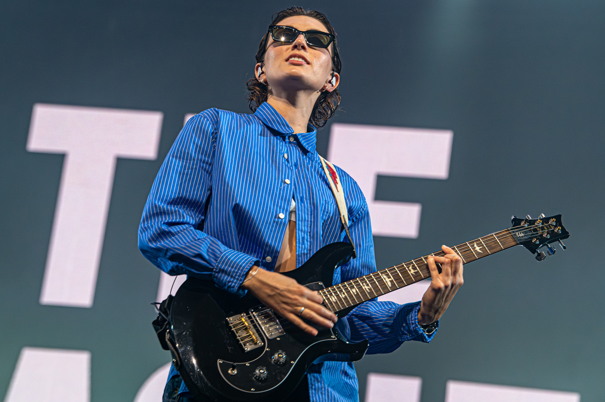 The Beaches @ Lowlands, picture 3, photographed by Anoek Houben - FrontView Magazine
