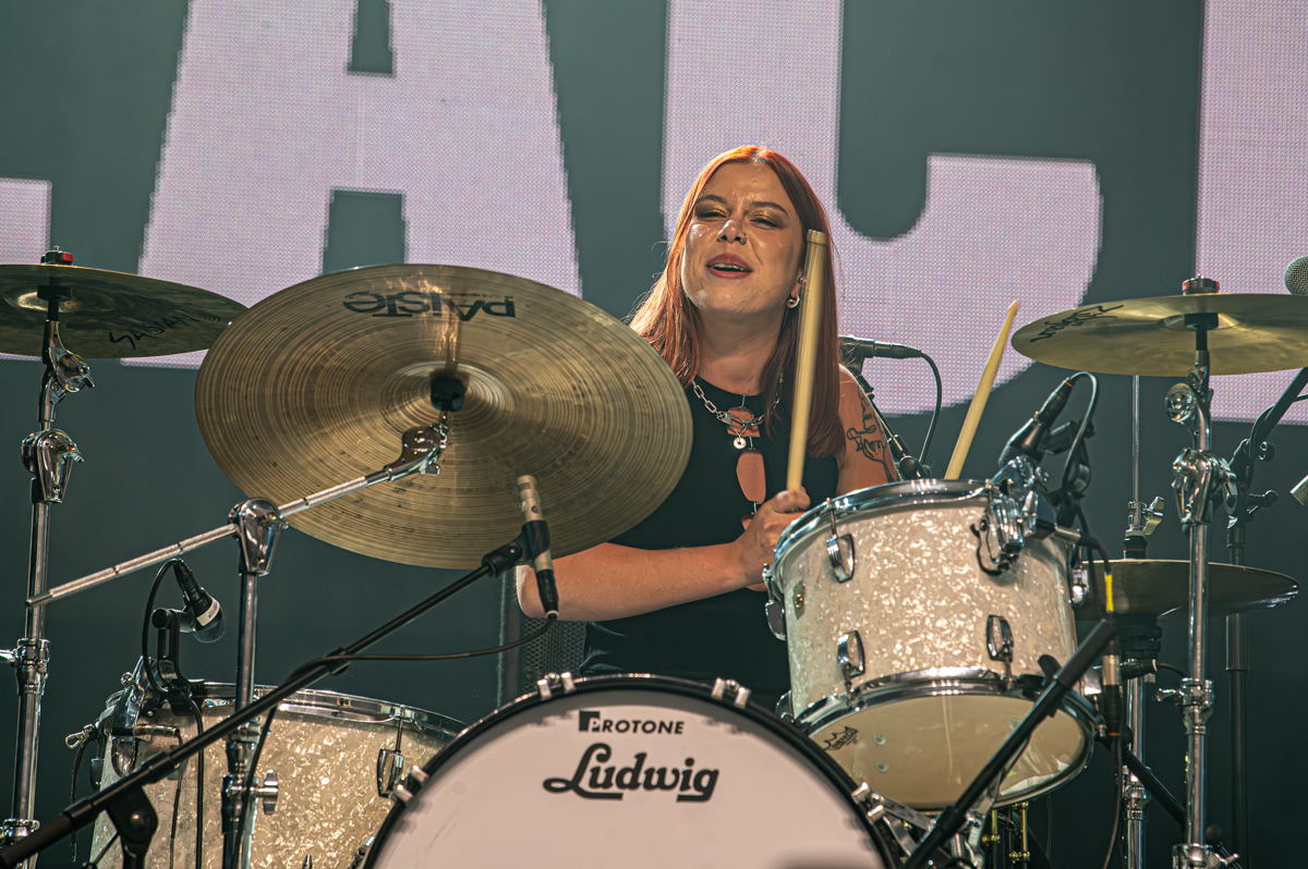 The Beaches @ Lowlands, picture 6, photographed by Anoek Houben - FrontView Magazine