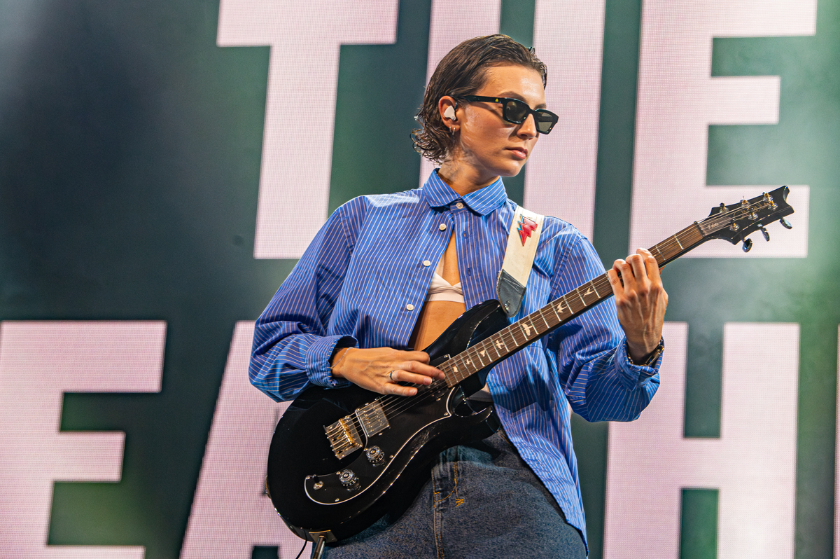 The Beaches @ Lowlands, picture 11, photographed by Anoek Houben - FrontView Magazine