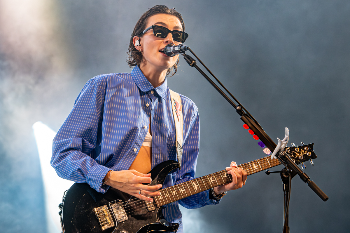 The Beaches @ Lowlands, picture 14, photographed by Anoek Houben - FrontView Magazine