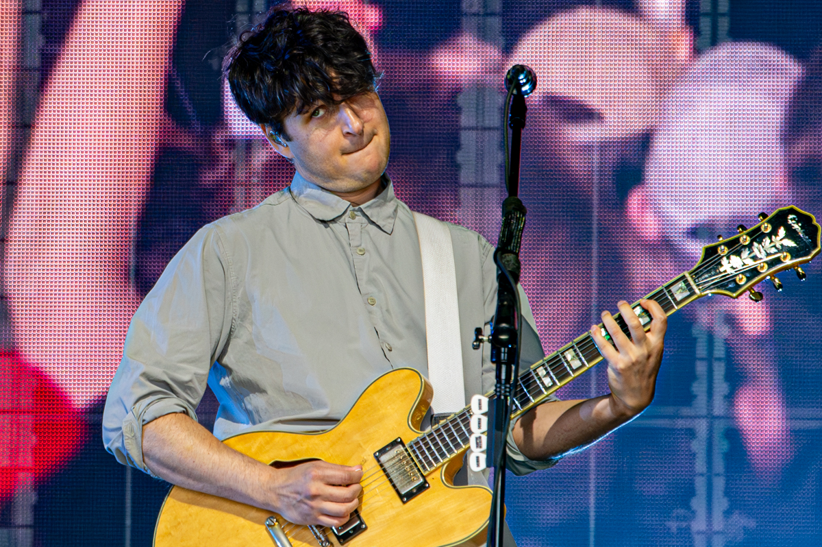 Vampire Weekend @ Lowlands, picture 5, photographed by Anoek Houben - FrontView Magazine
