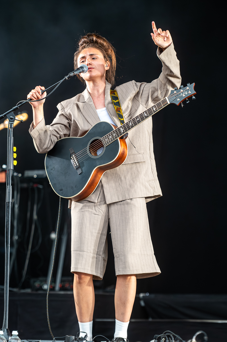 Kids With Buns @ Rijvers Festival 2025, picture 4, photographed by Youri Vanlommel - FrontView Magazine