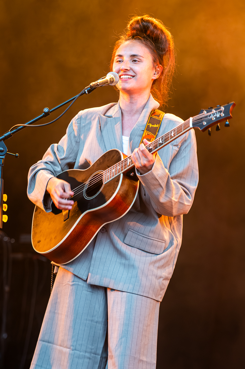 Kids With Buns @ Rijvers Festival 2025, picture 5, photographed by Youri Vanlommel - FrontView Magazine