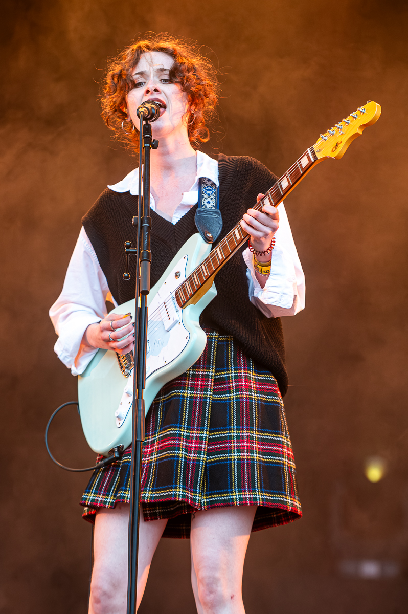 Kids With Buns @ Rijvers Festival 2025, picture 6, photographed by Youri Vanlommel - FrontView Magazine