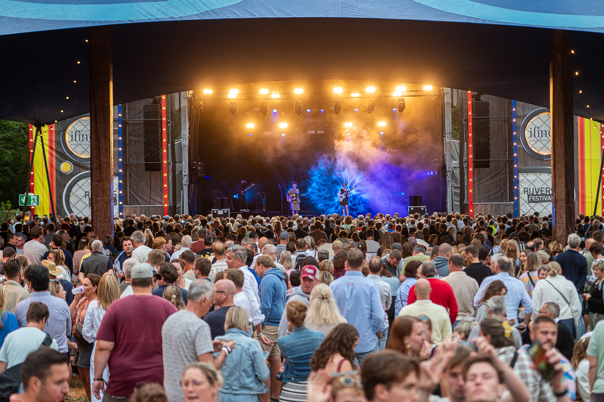 Kids With Buns @ Rijvers Festival 2025, picture 16, photographed by Youri Vanlommel - FrontView Magazine