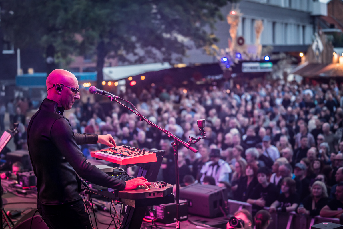 Neon Electronics @ Fonnefeesten 2025, foto 13, foto's door Danny Wagemans - FrontView Magazine