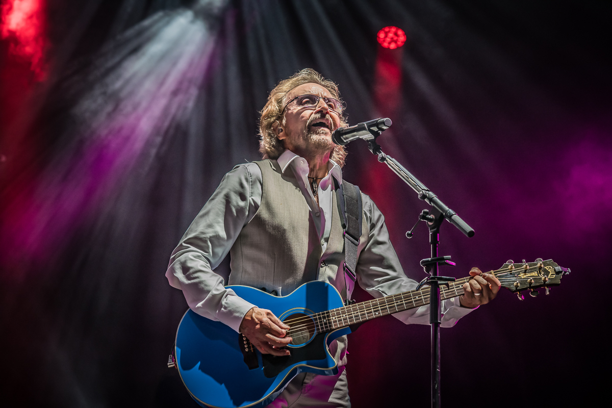 Night Fever - A tribute to the Bee Gees @ Fonnefeesten 2025, foto 7, foto's door Danny Wagemans - FrontView Magazine