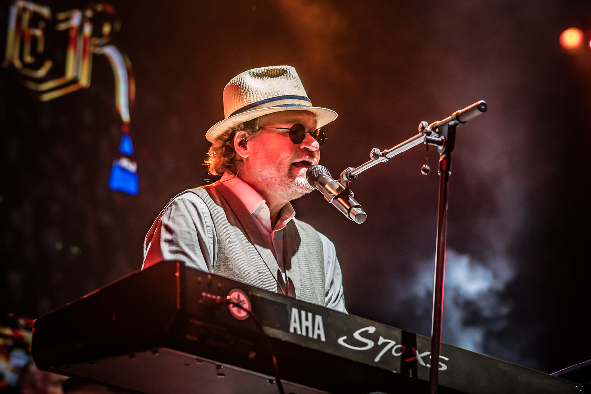 Night Fever - A tribute to the Bee Gees @ Fonnefeesten 2025, foto 24, foto's door Danny Wagemans - FrontView Magazine