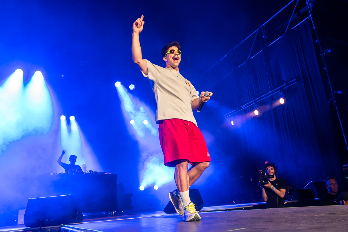 Omdat het kan & Average Rob @ Rijvers Festival 2025, picture 2, photographed by Dimitri Vanlommel - FrontView Magazine
