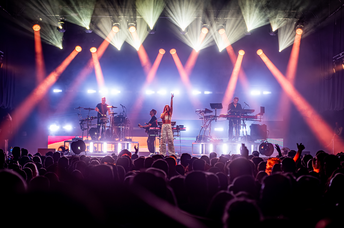 Regi live ft Linda & friends @ Rijvers Festival 2025, foto 15, foto's door Dimitri Vanlommel - FrontView Magazine