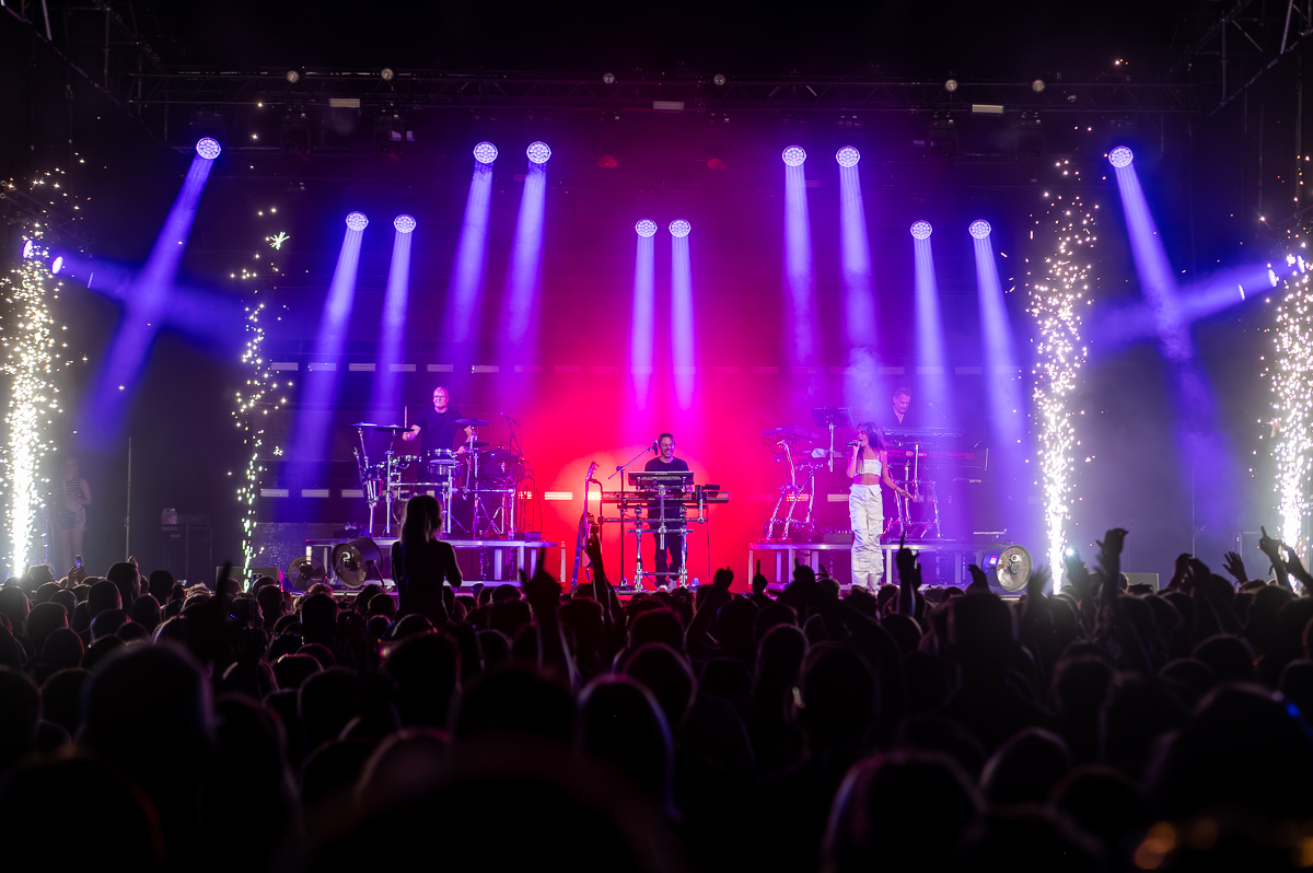 Regi live ft Linda & friends @ Rijvers Festival 2025, foto 18, foto's door Dimitri Vanlommel - FrontView Magazine