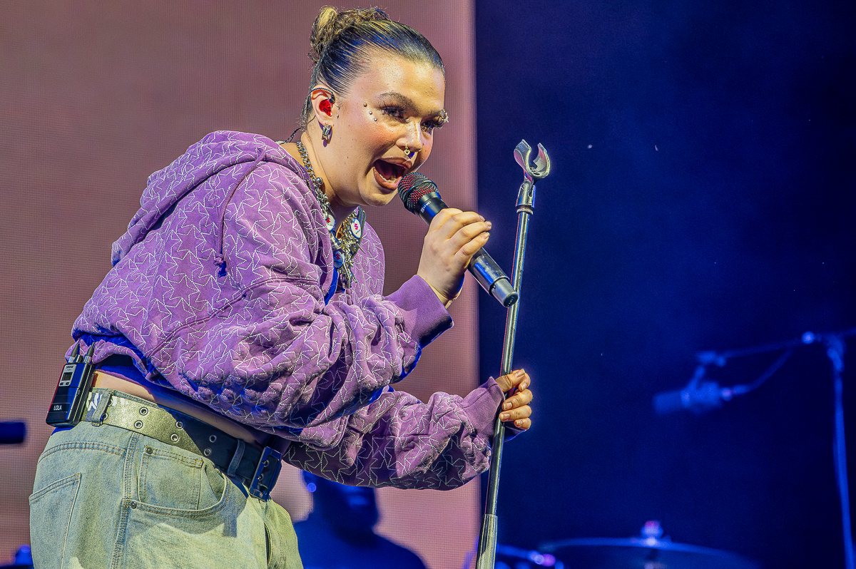 Lola Young @ Lowlands, foto 8, foto's door Anoek Houben - FrontView Magazine