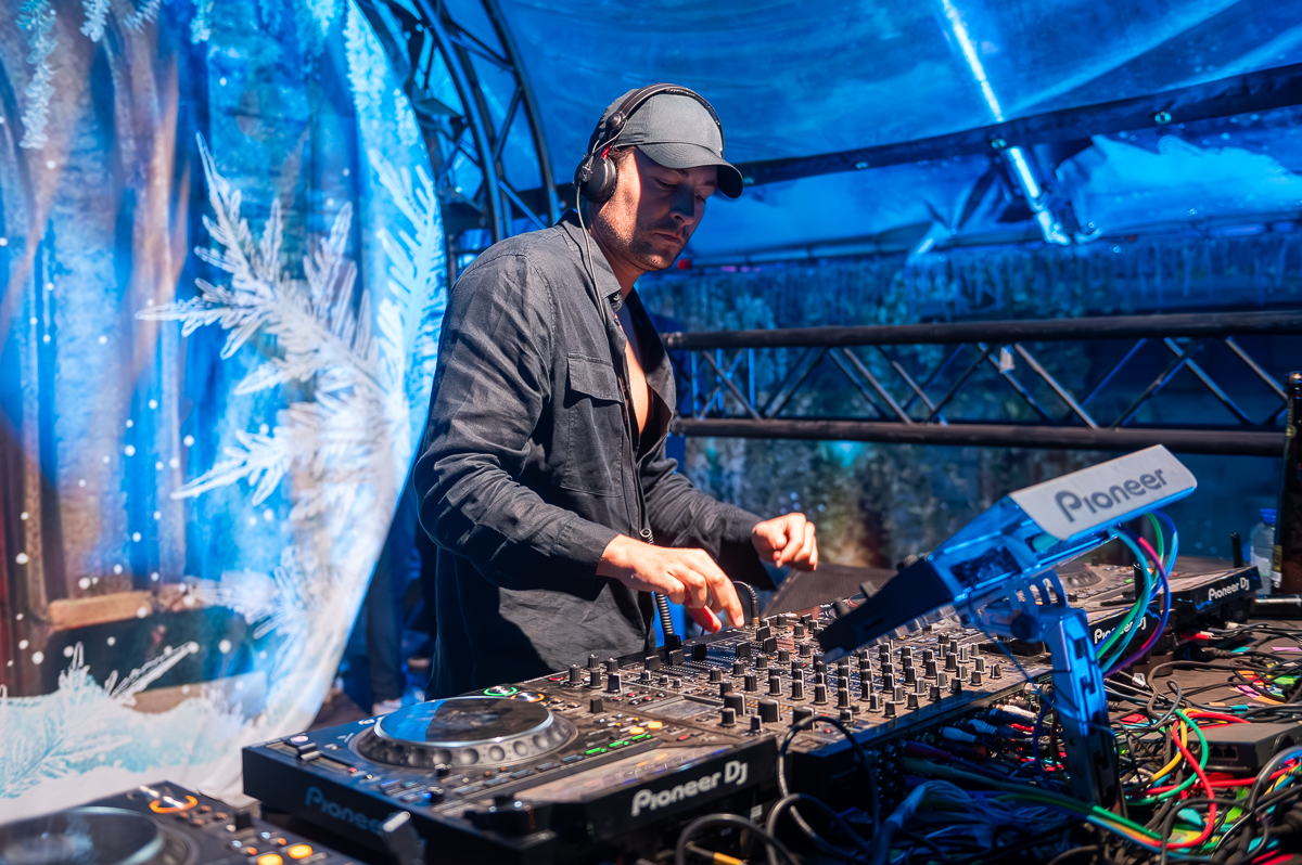 Viktor @ Rijvers Festival 2025, picture 5, photographed by Youri Vanlommel - FrontView Magazine