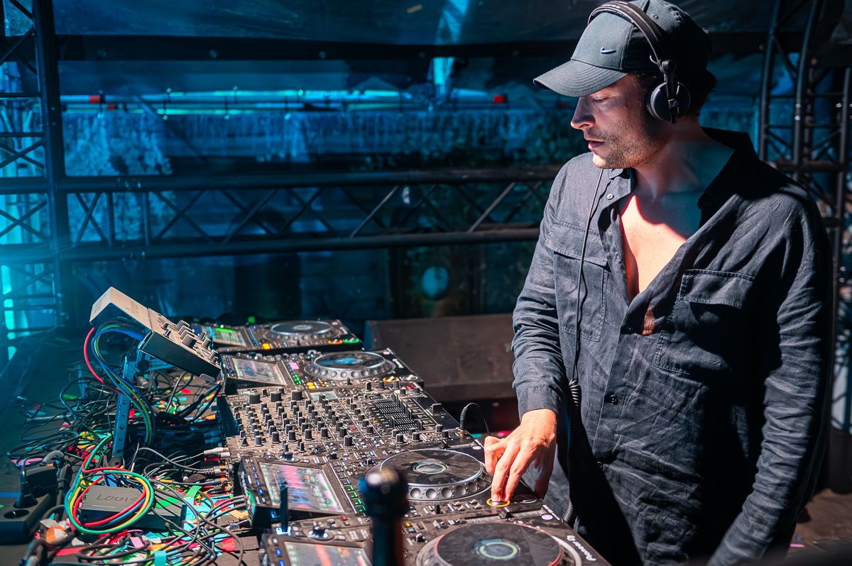 Viktor @ Rijvers Festival 2025, picture 7, photographed by Youri Vanlommel - FrontView Magazine