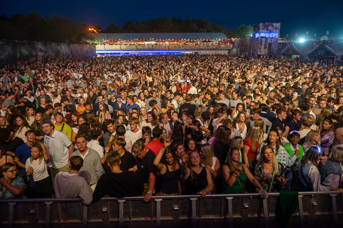Viktor @ Rijvers Festival 2025, picture 8, photographed by Youri Vanlommel - FrontView Magazine