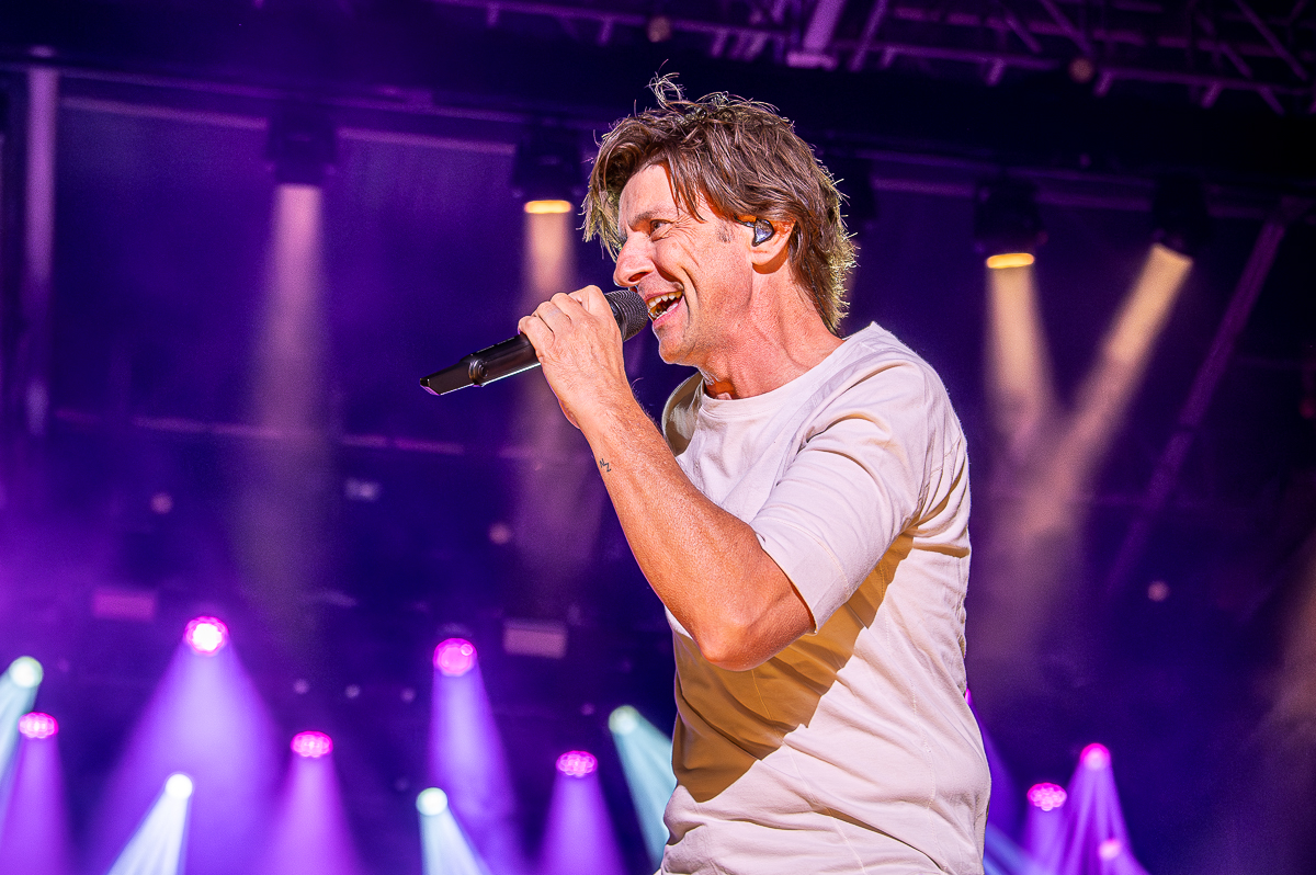 Clouseau @ Marktrock, picture 3, photographed by Anoek Houben - FrontView Magazine