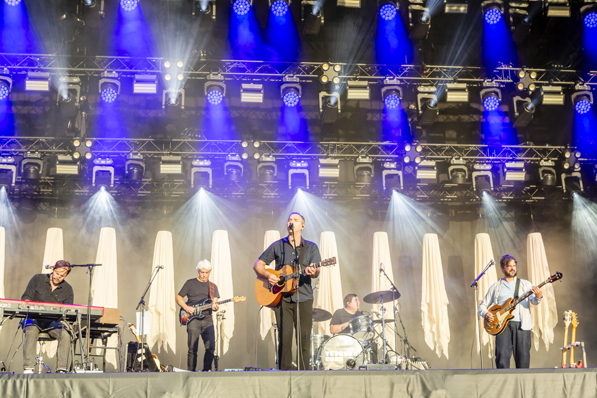 Yevgueni @ Maanrock 2025, foto 4, foto's door Edwin Houdevelt - FrontView Magazine